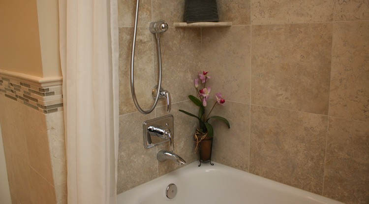 guest-bath-after-tub